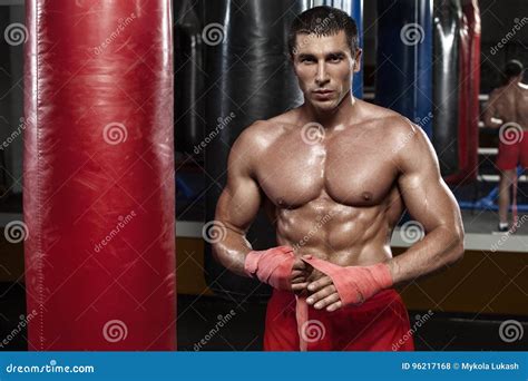com - 60. . Naked boxing